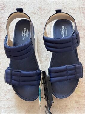 dearfoams Thea Navy Quilted Strap Comfort Sandals